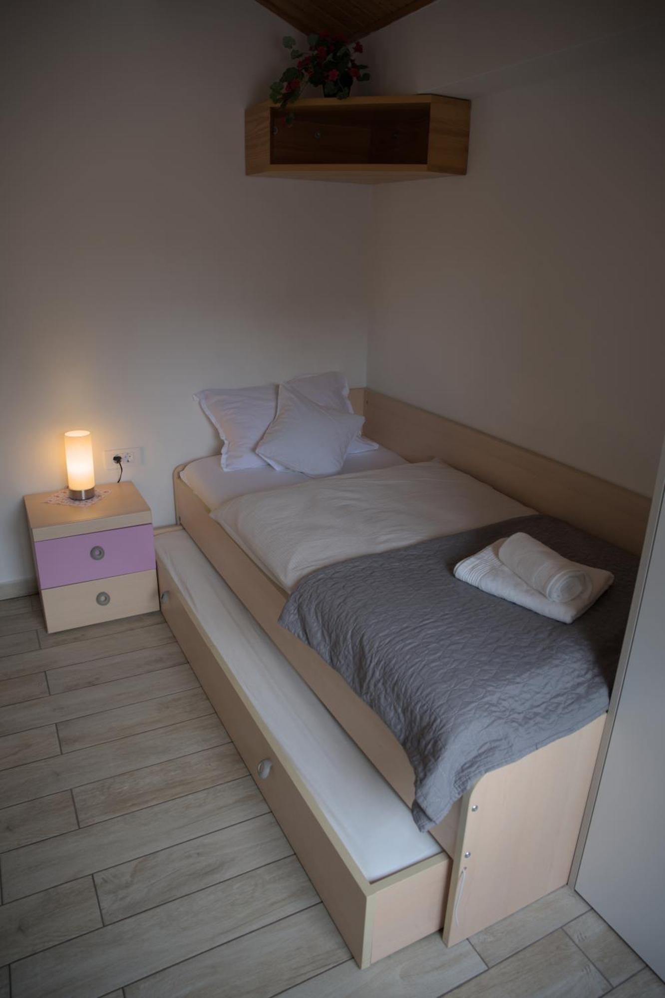 Apartmaji Soncek Изола Екстериор снимка