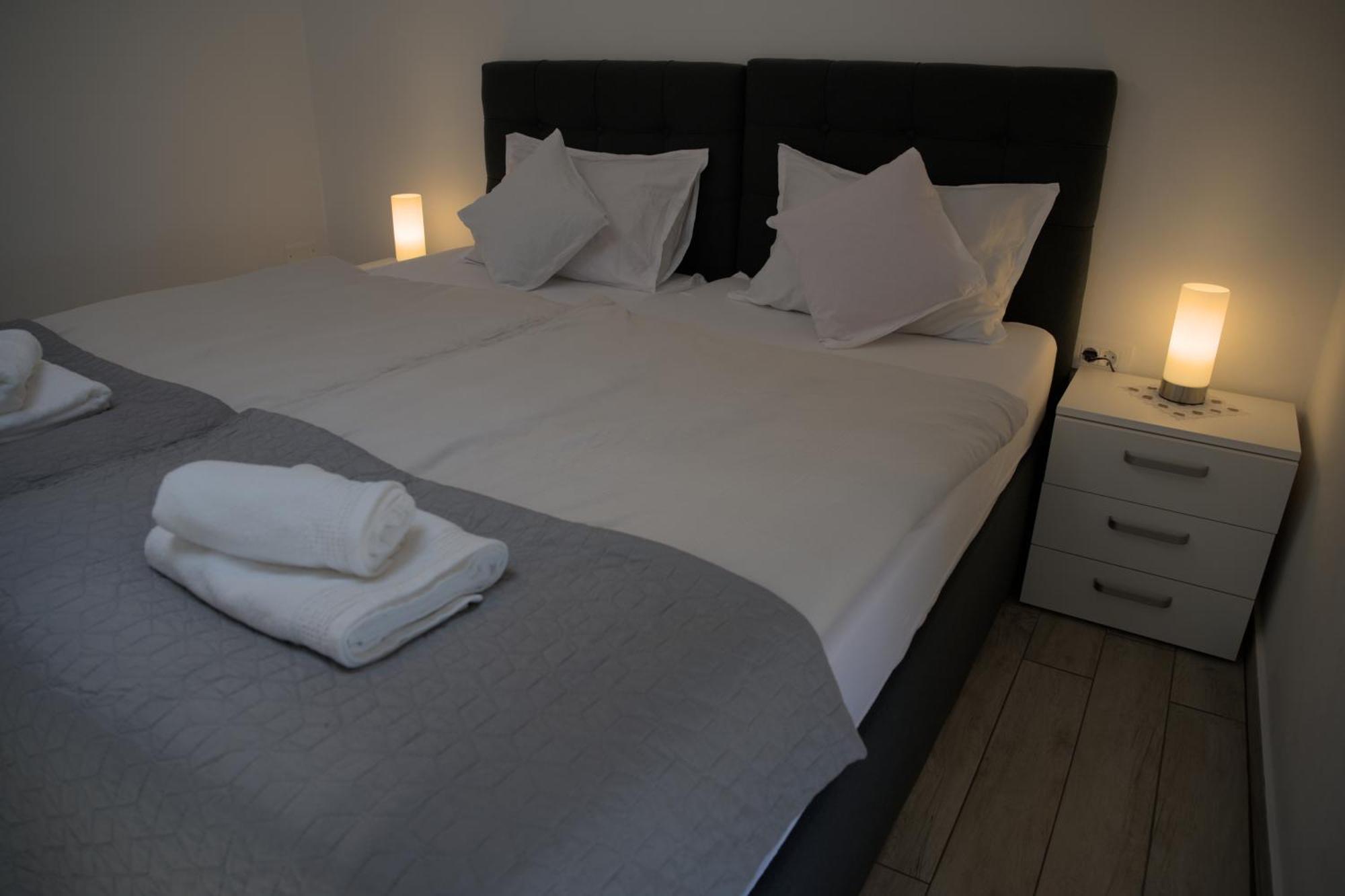 Apartmaji Soncek Изола Екстериор снимка