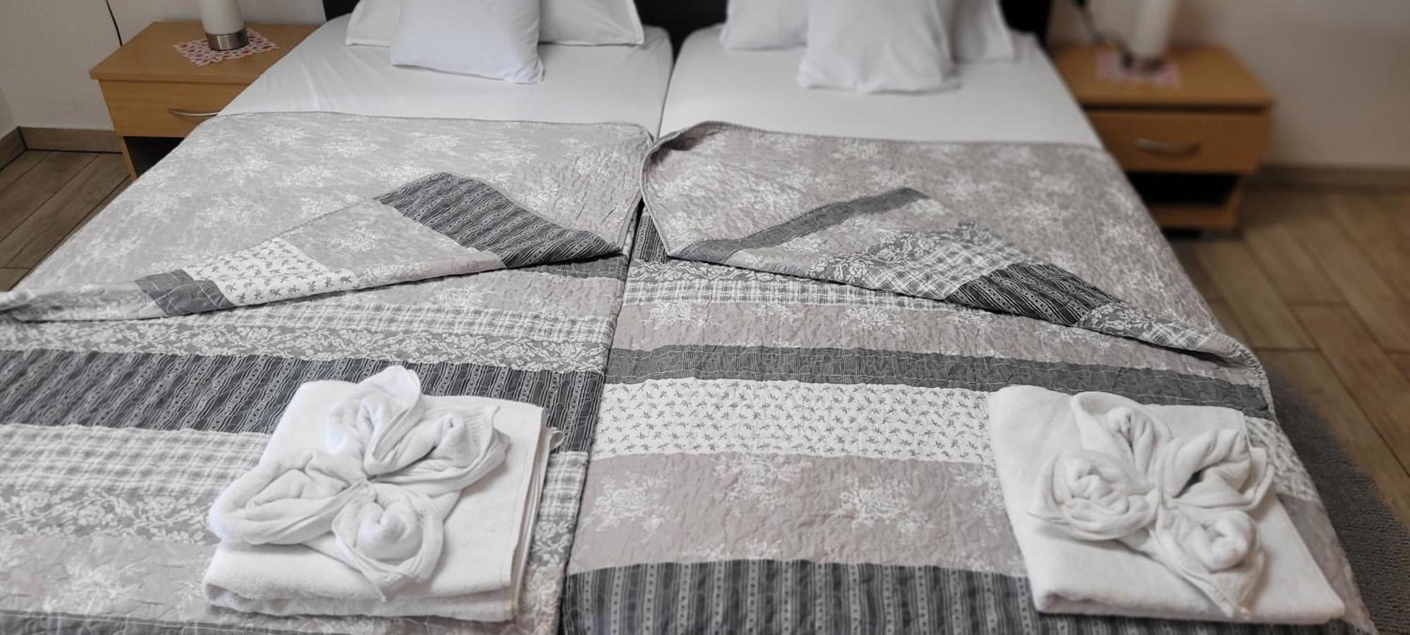 Apartmaji Soncek Изола Екстериор снимка