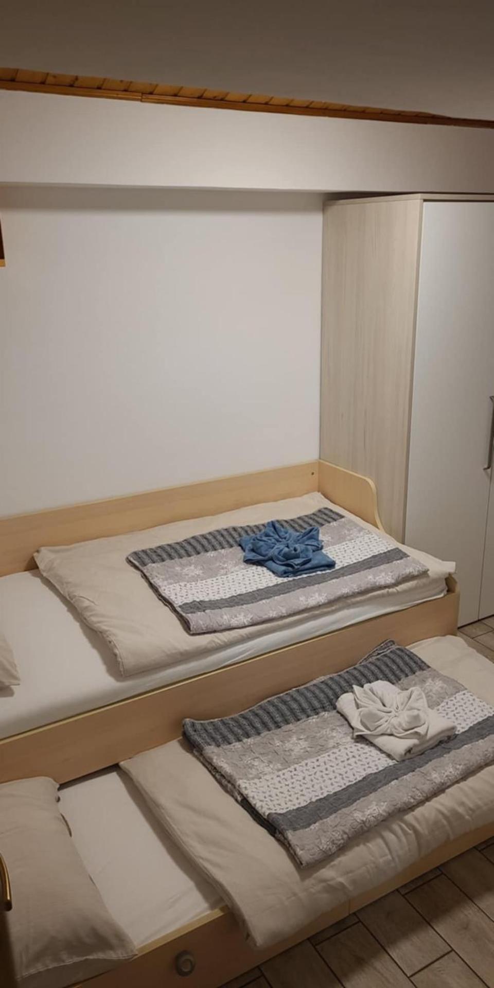 Apartmaji Soncek Изола Екстериор снимка